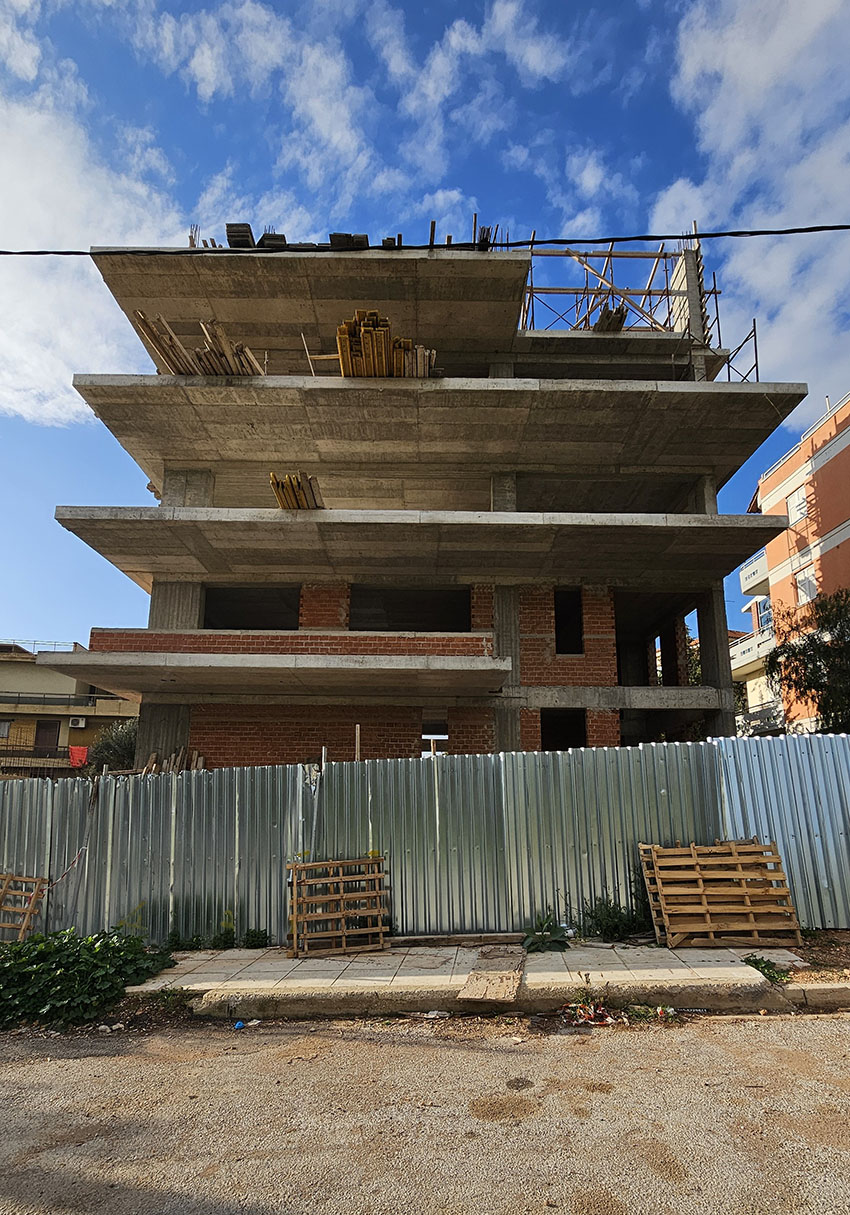 Dragatsaniou st. Residential Building