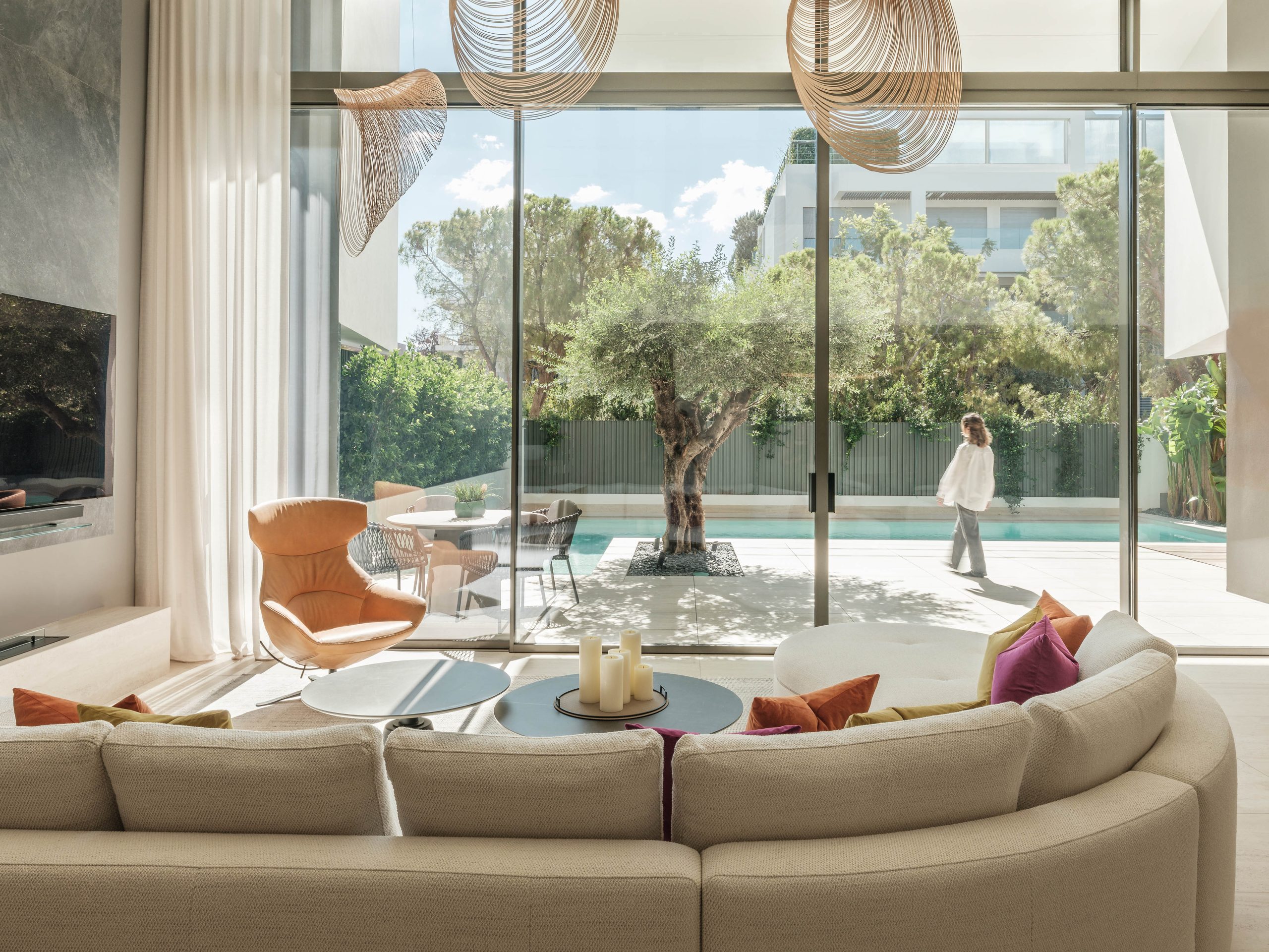 Casa Luminosa - Contemporary House Design in Athens
