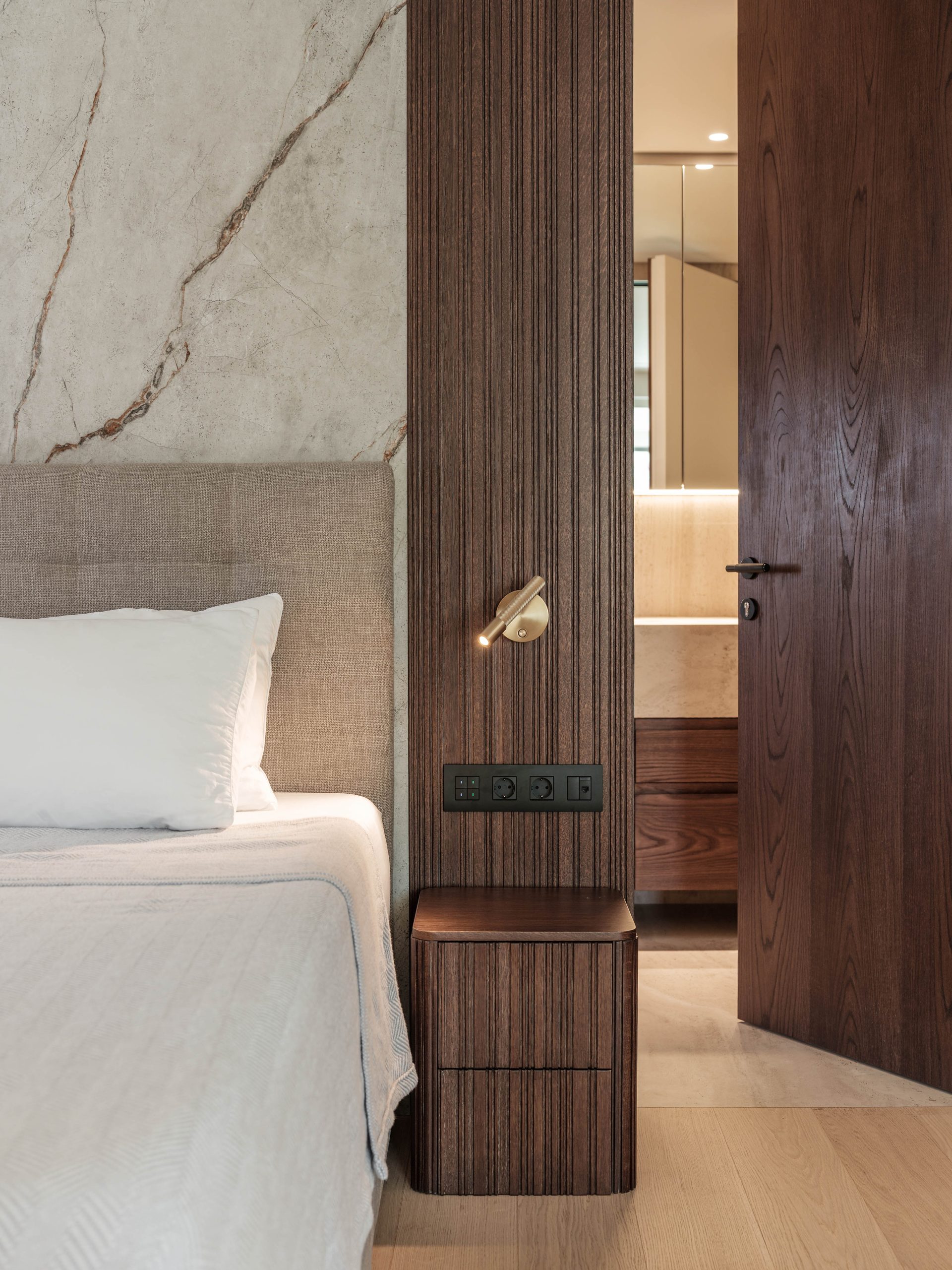 Casa Luminosa - Contemporary House Design in Athens
