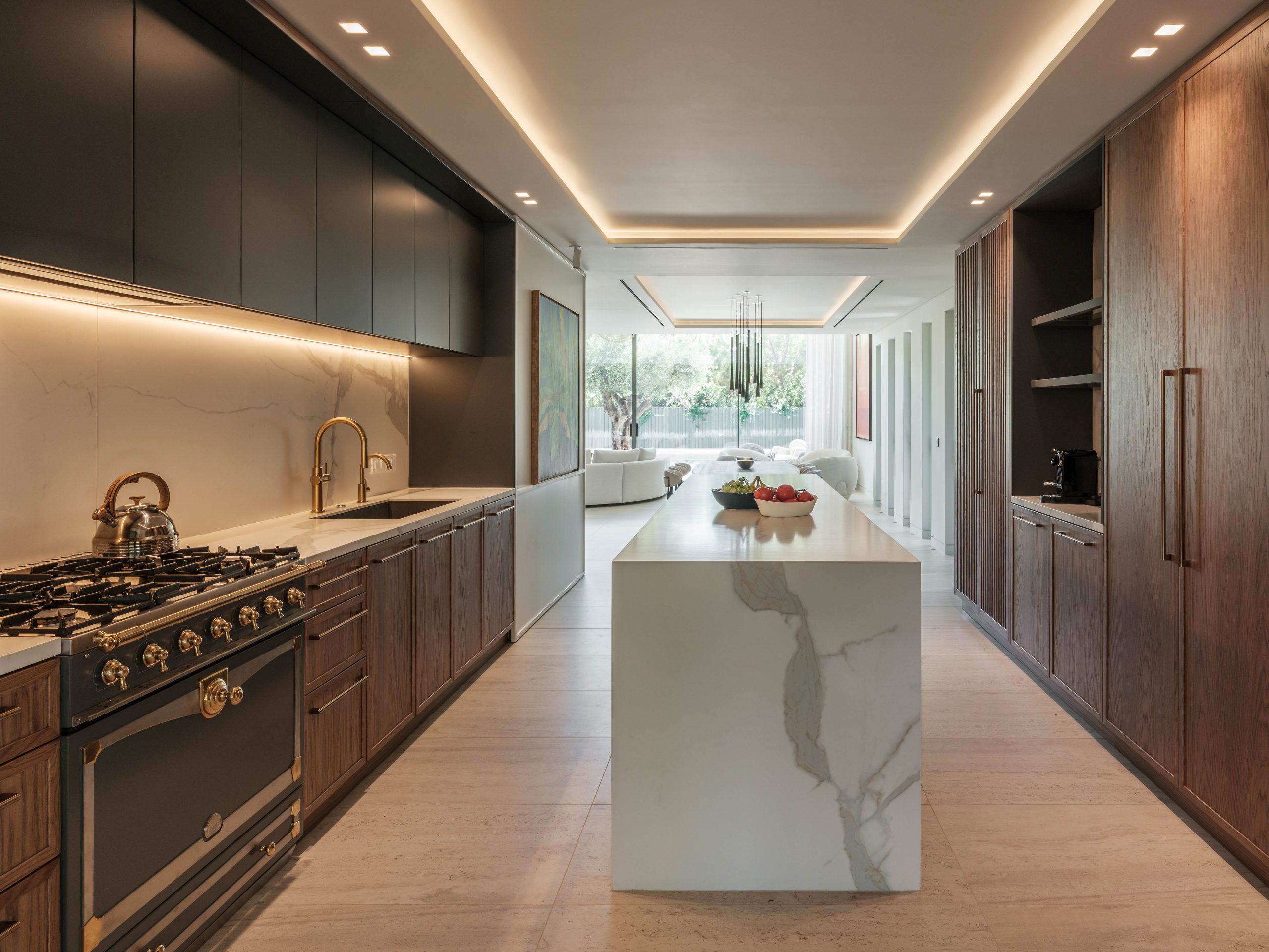 Casa Luminosa - Contemporary House Design in Athens