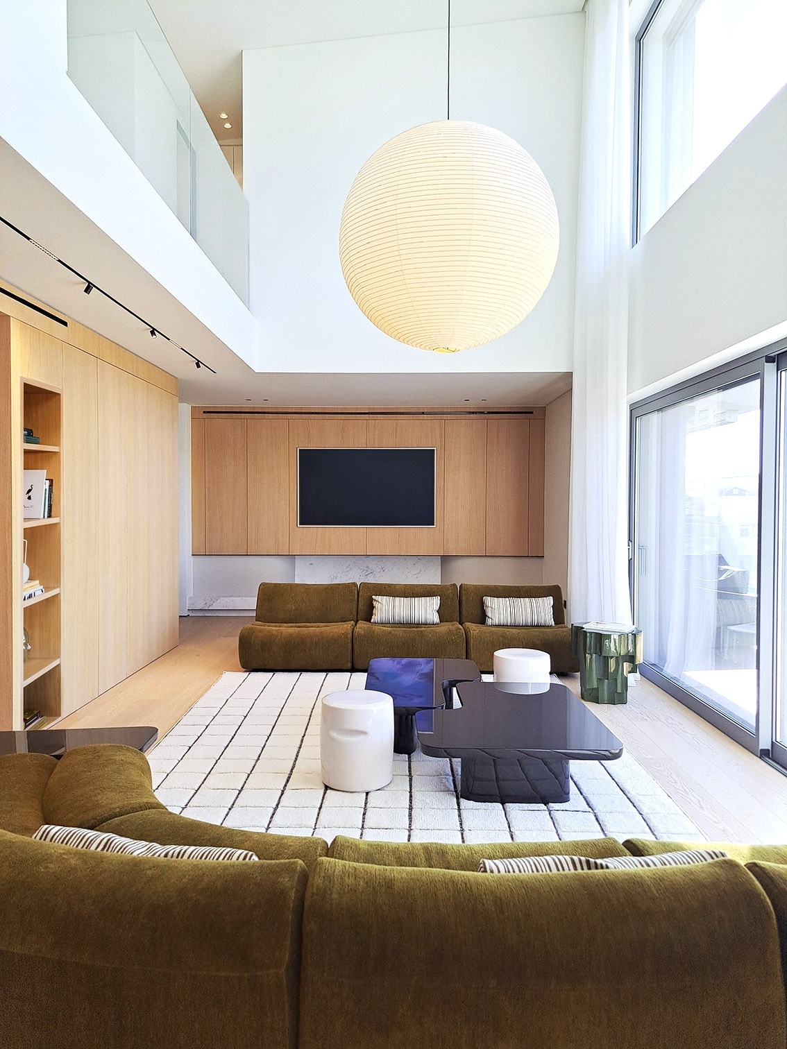 RM Penthouse | A Light-Filled Penthouse Residence in the South of Athens