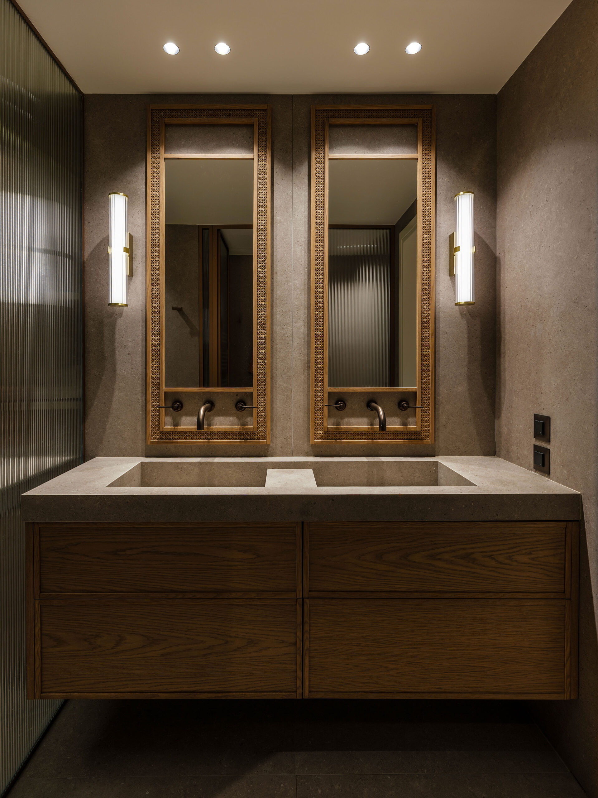 Maison Oliva | Redefining Retro Elegance